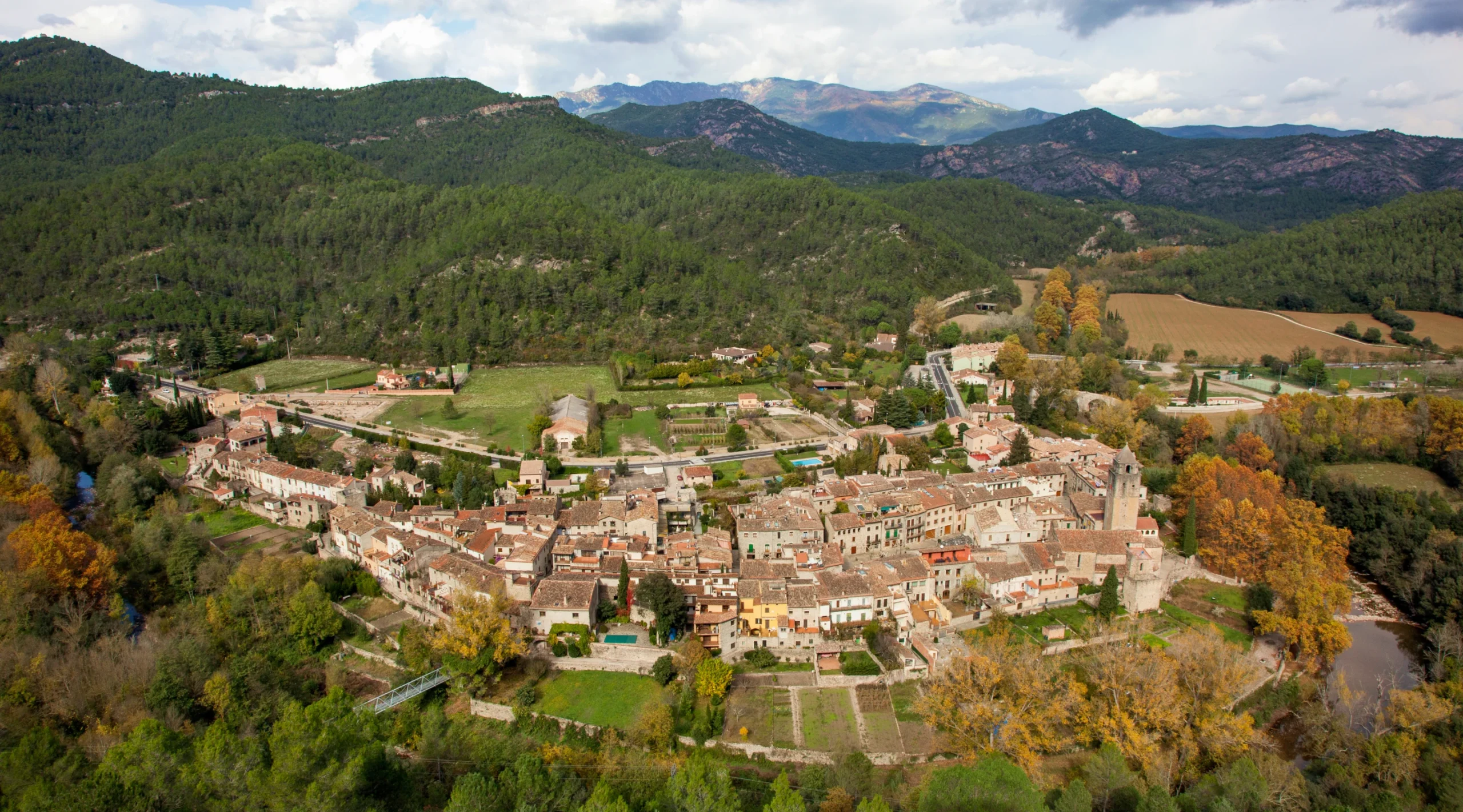 Sant Llorenç de la Muga. Maria Geli - Pilar Planagumà. Arxiu Imatges PTCBG-2