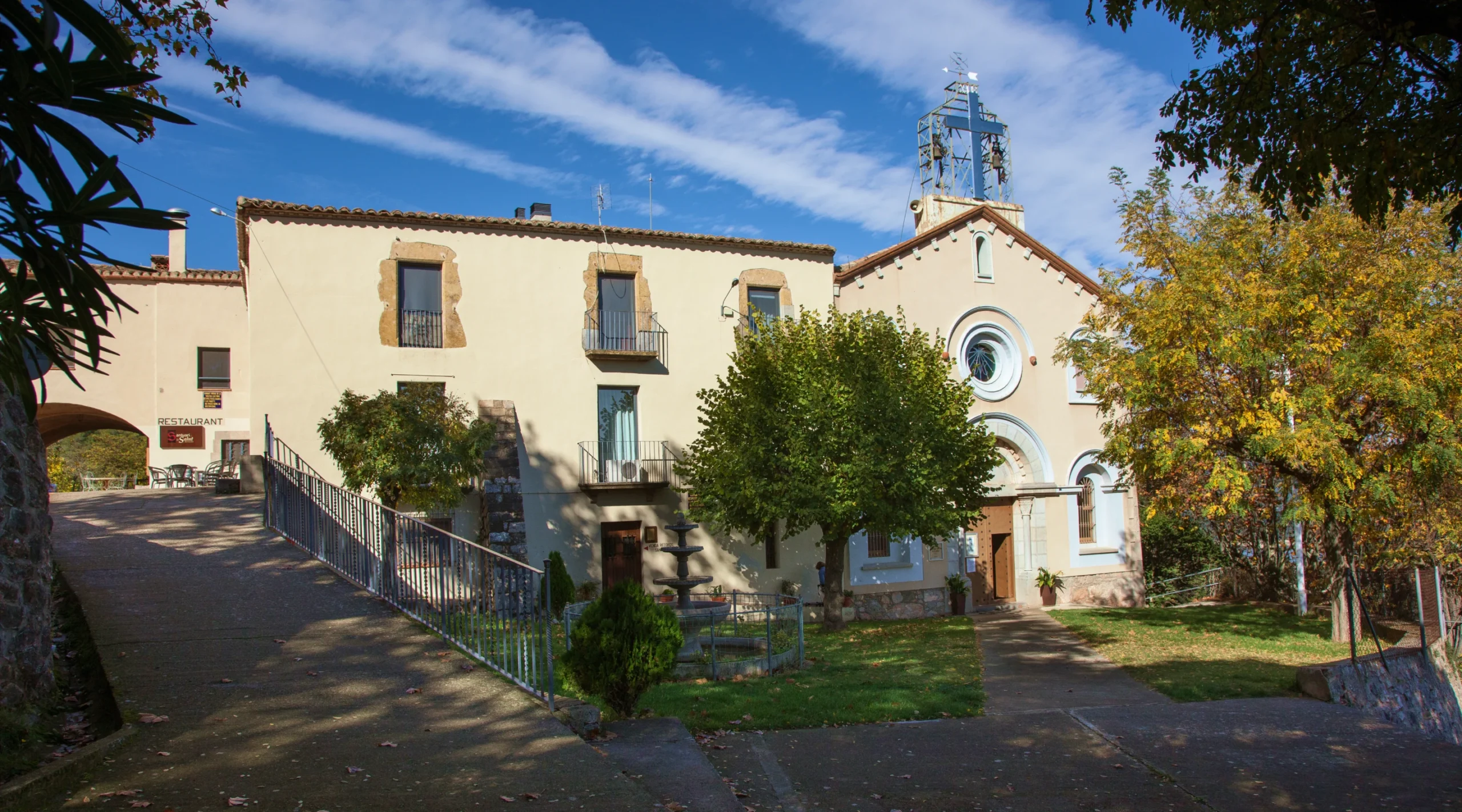 Terrades. Maria Geli - Pilar Planagumà. Arxiu Imatges PTCBG